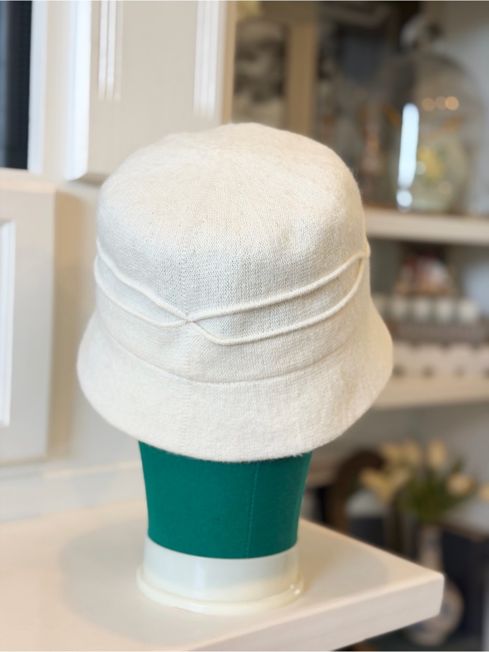 Vintage Arlin Cream Bucket Hat | Textured Wool Blend Cloche Hat | Cottagecore - Picture 3 of 6